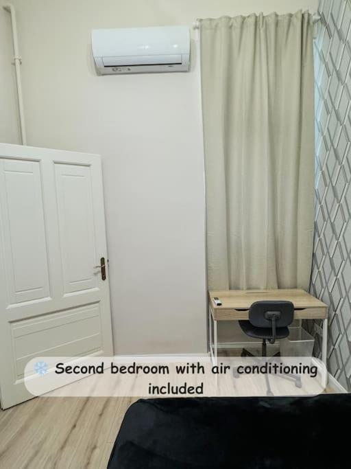 Stylish Parisian 3br In Budapest, Sleeps 9 Budapest