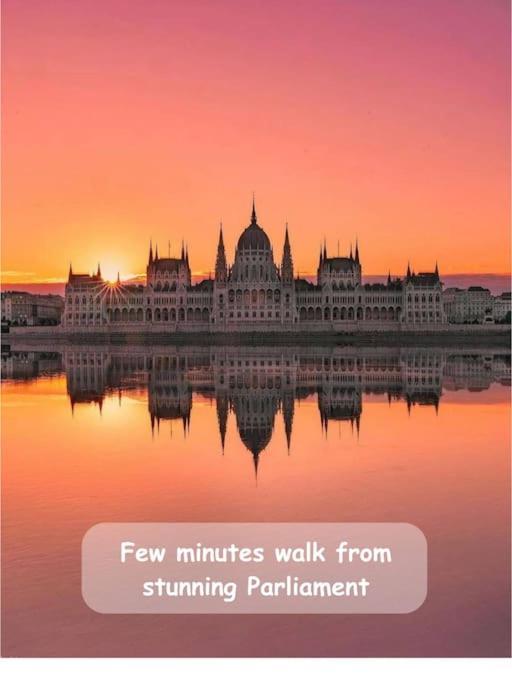 Stylish Parisian 3br In Budapest, Sleeps 9 Apartment Budapest